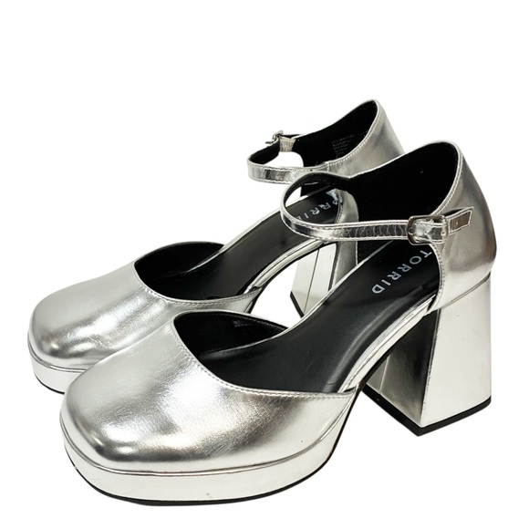 torrid Shoes - Torrid Metallic Silver Platform Block Heel D'orsay Mary Jane Size 9WW